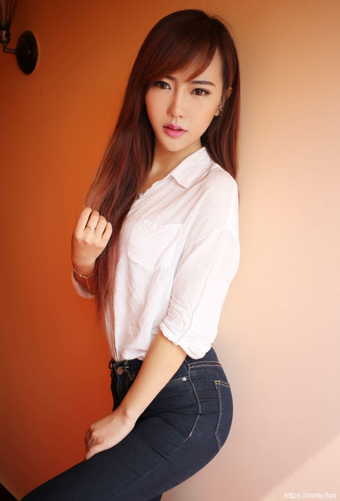 笑容令人陶醉的女孩身材完美【24P】