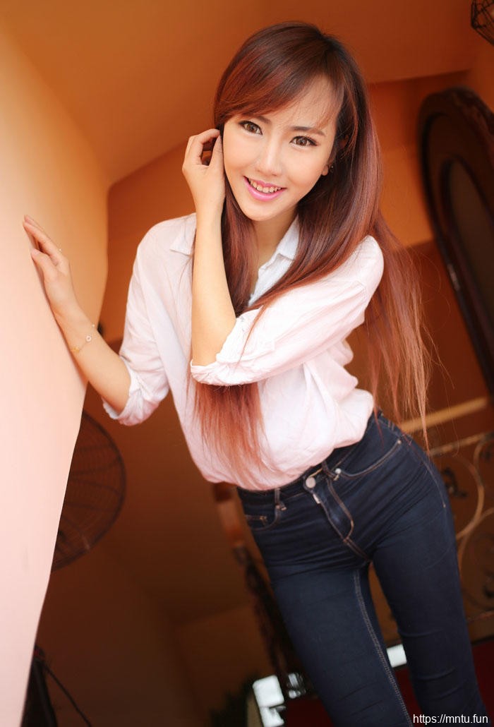 笑容令人陶醉的女孩身材完美【24P】