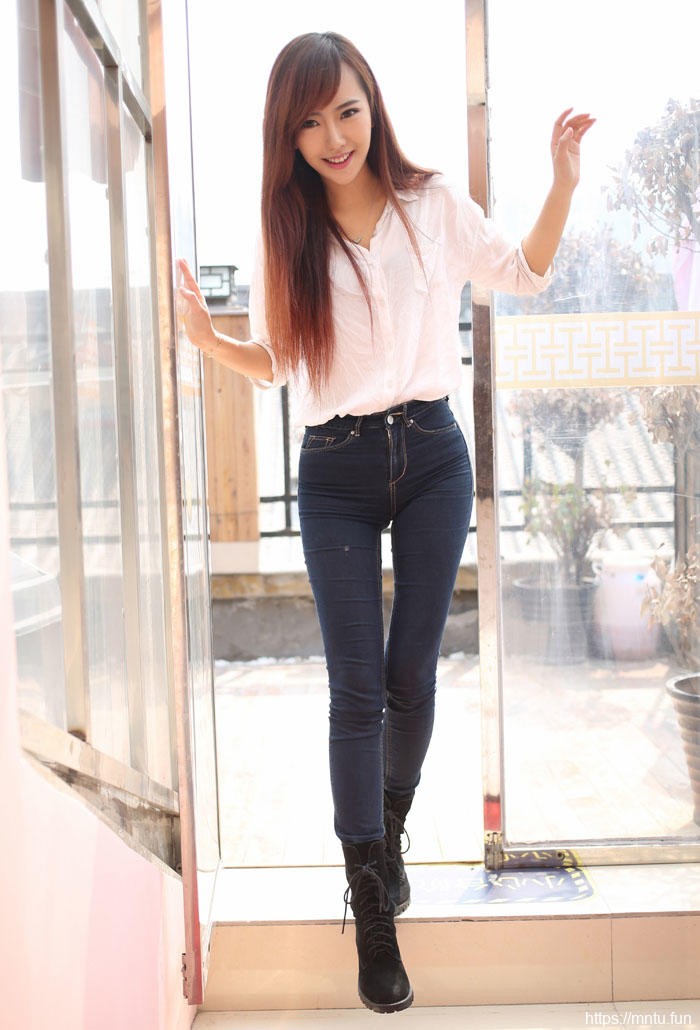 笑容令人陶醉的女孩身材完美【24P】