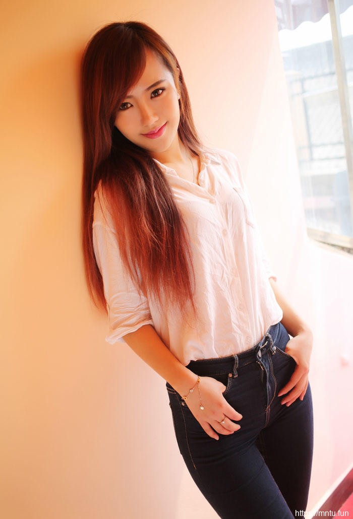 笑容令人陶醉的女孩身材完美【24P】