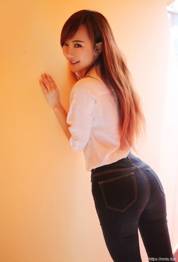 笑容令人陶醉的女孩身材完美【24P】