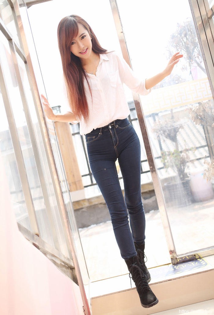 笑容令人陶醉的女孩身材完美【24P】