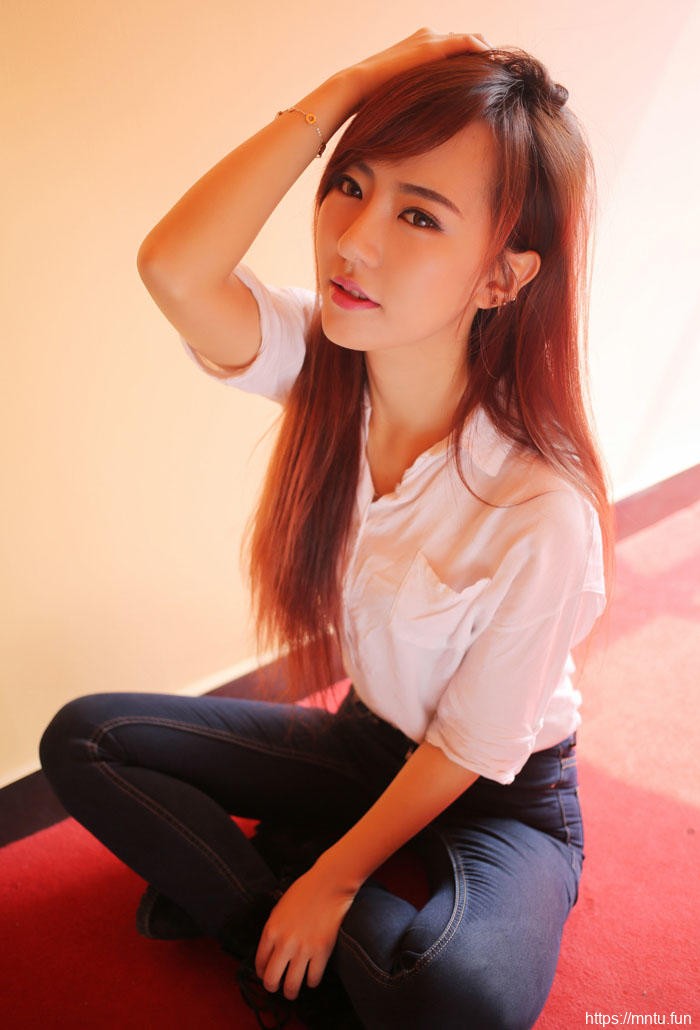 笑容令人陶醉的女孩身材完美【24P】