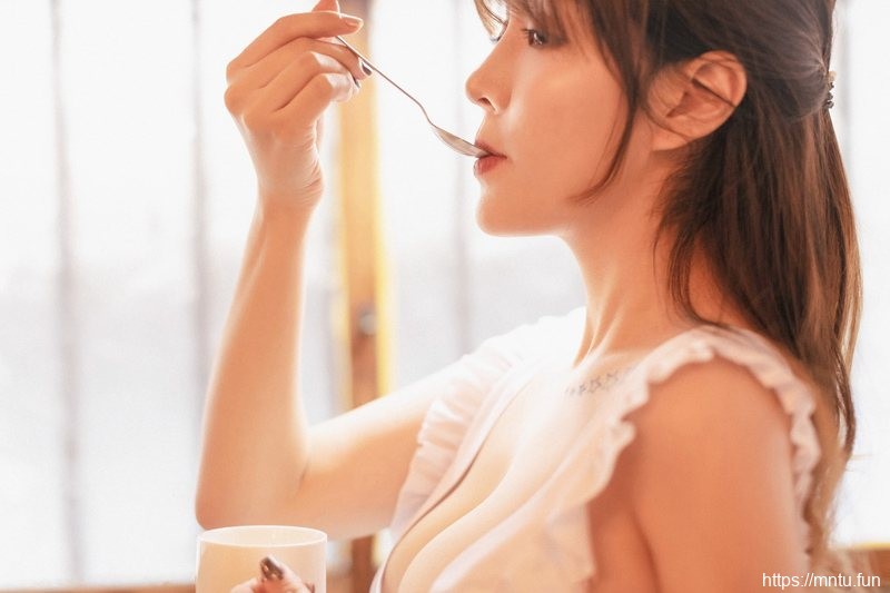 巨乳女仆王雨纯身段勾人任君采摘【48P】