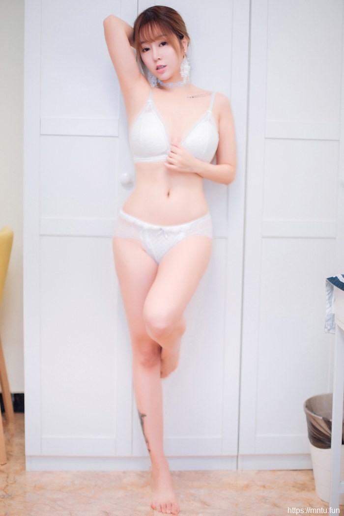 养眼御姐王语纯内衣性感美艳绝伦【40P】