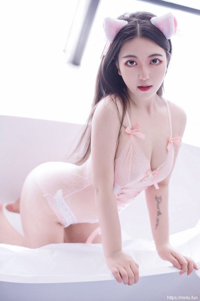 乖巧喵女仆安妮粉红尤物让你疯狂