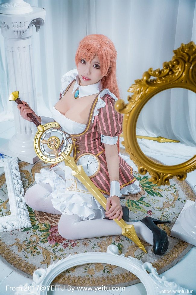 御姐鳗鱼霏儿COSPLAY《永远的七日之都》白丝美腿安