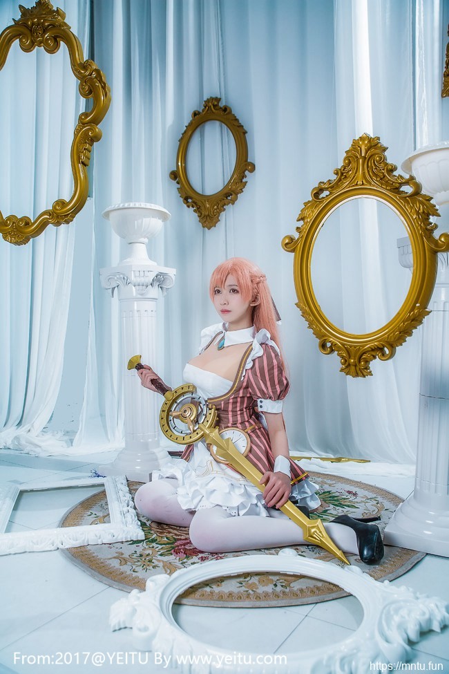 御姐鳗鱼霏儿COSPLAY《永远的七日之都》白丝美腿安