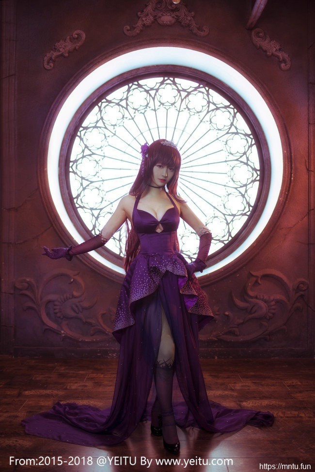 二次元COSer汐颜玲扮演Fate-Grand-Order师匠斯卡哈