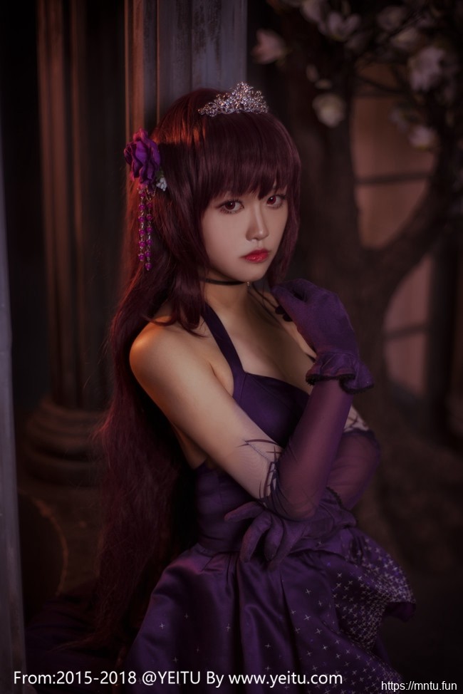 二次元COSer汐颜玲扮演Fate-Grand-Order师匠斯卡哈