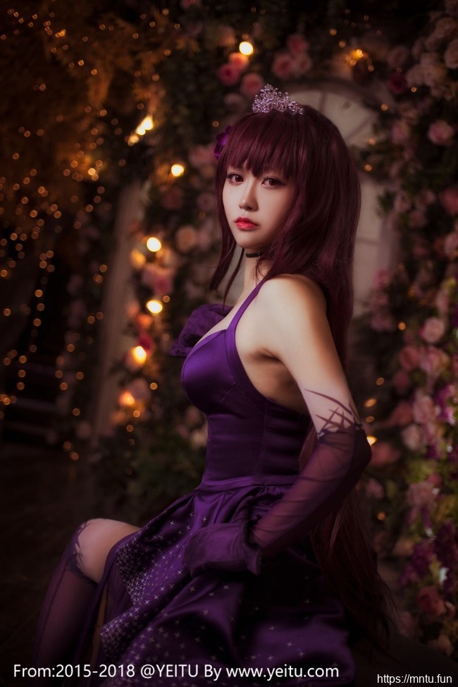 二次元COSer汐颜玲扮演Fate-Grand-Order师匠斯卡哈