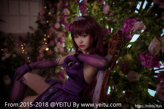 二次元COSer汐颜玲扮演Fate-Grand-Order师匠斯卡哈