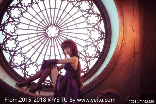 二次元COSer汐颜玲扮演Fate-Grand-Order师匠斯卡哈