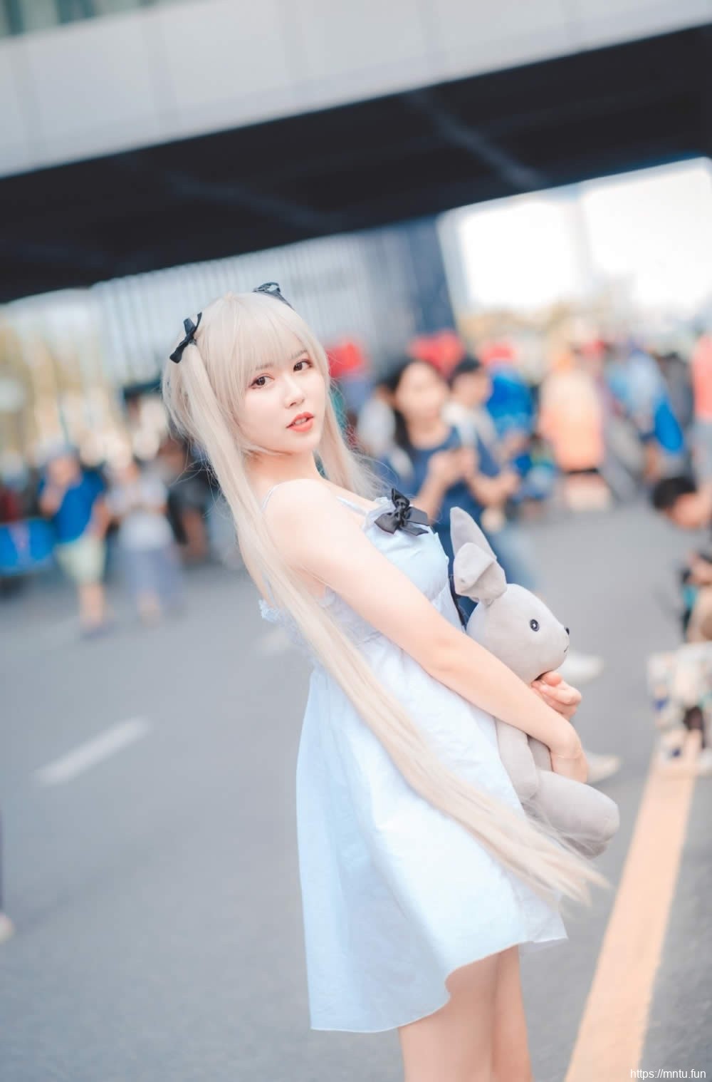 邻家少女穹妹双马尾萝莉吊带短裙火辣性感cos写真