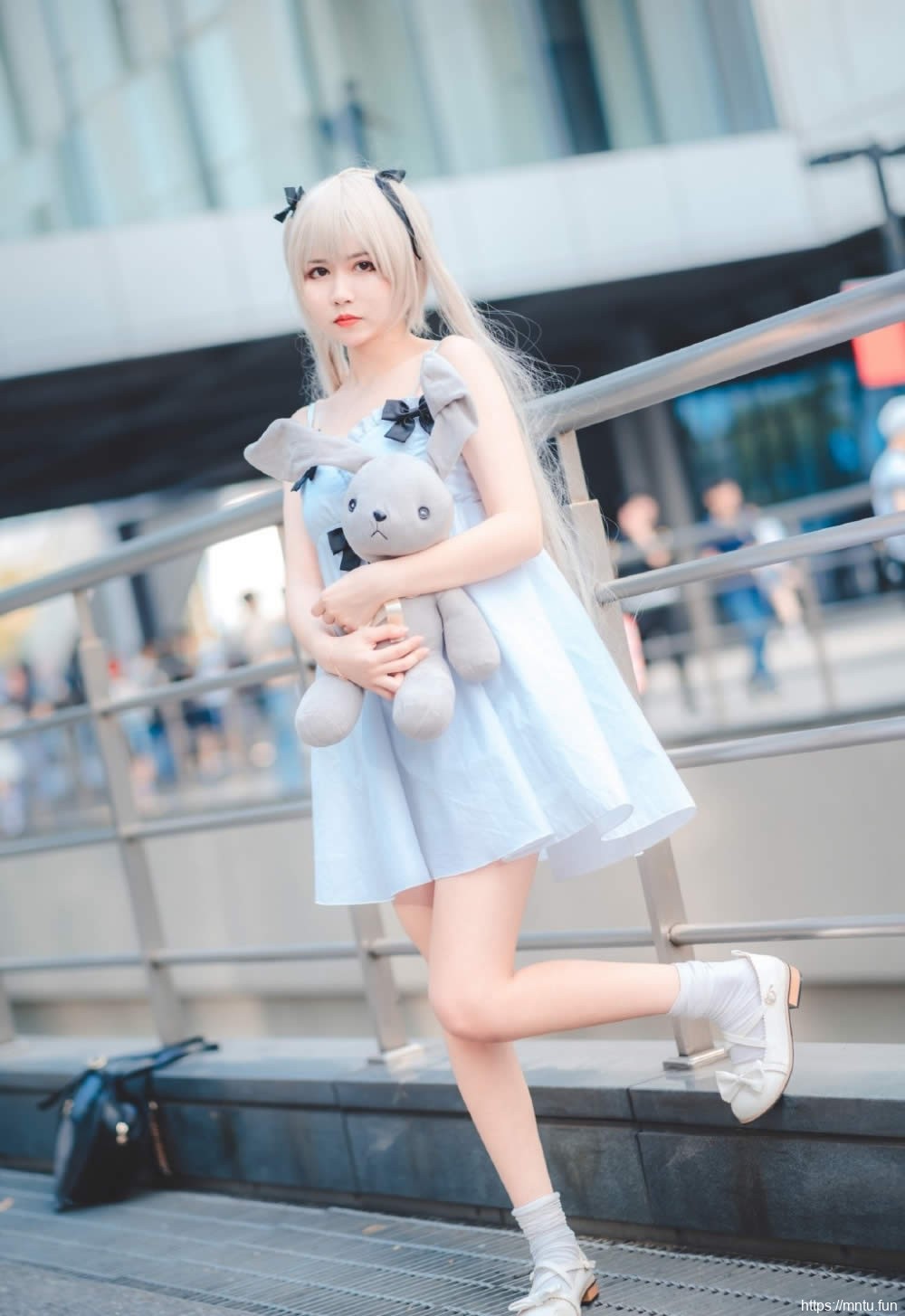 邻家少女穹妹双马尾萝莉吊带短裙火辣性感cos写真