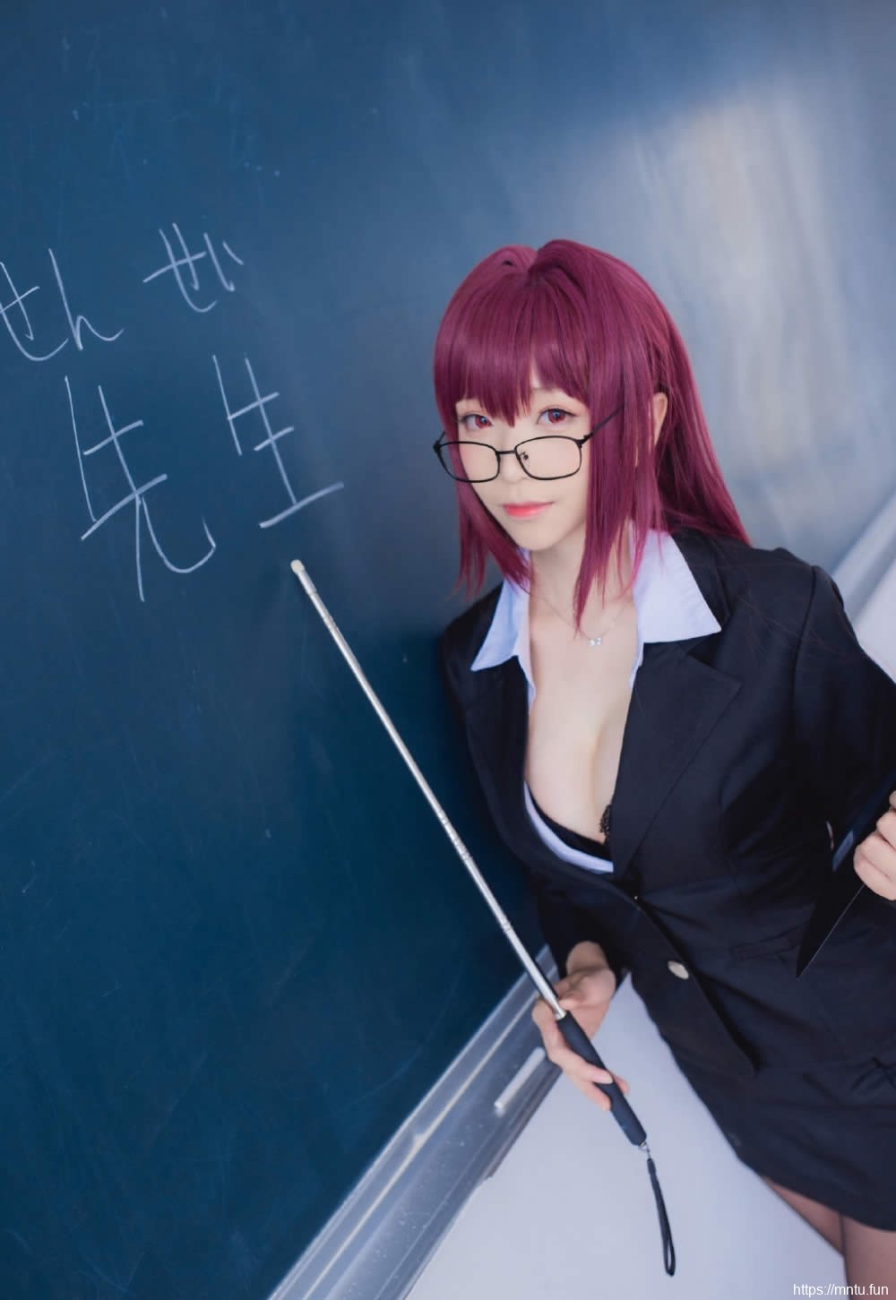 日系斑斓女教员黑丝包臀裙细高跟白嫩爆乳高清美女辣图