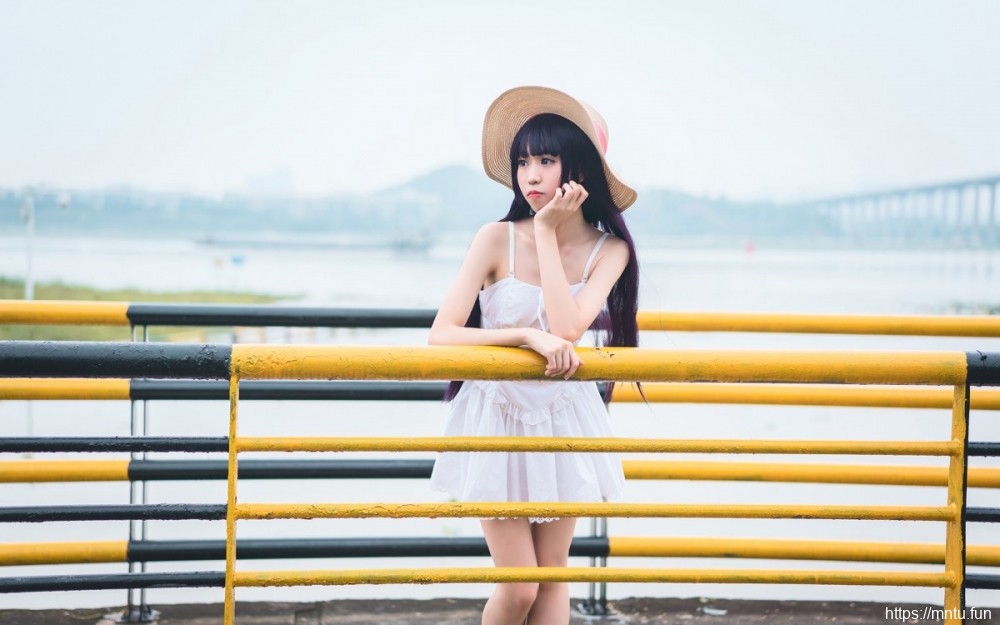 越南美女齐逼露屁屁超短裙肌肤雪白香艳美女大片