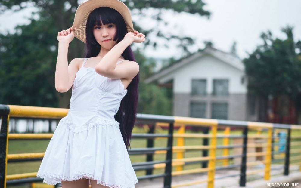 越南美女齐逼露屁屁超短裙肌肤雪白香艳美女大片