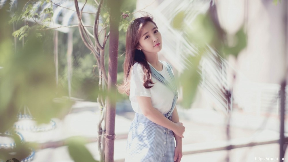 性感火辣的大波浪荡美女娇躯小巧有致香艳肉体摄影