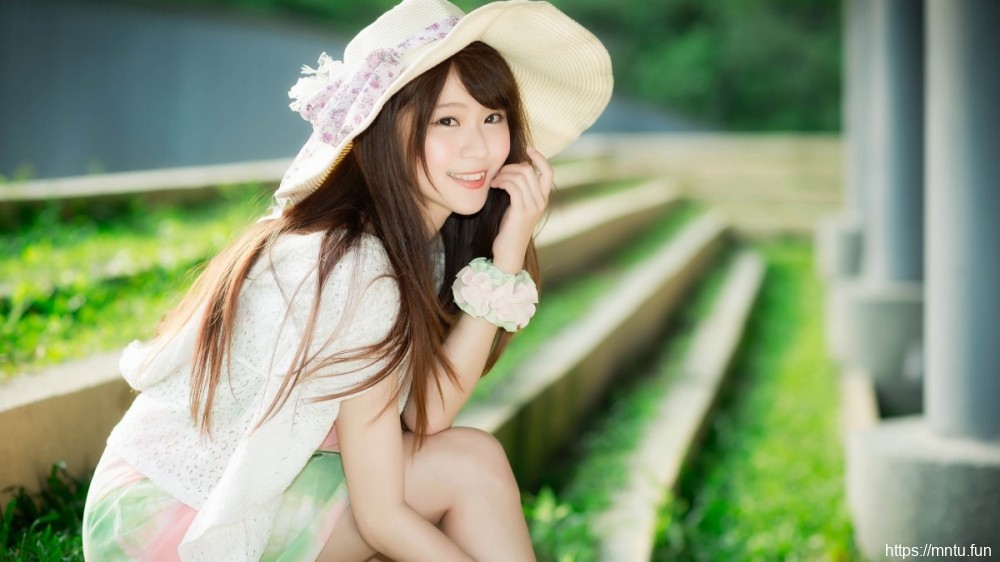 性感火辣的大波浪荡美女娇躯小巧有致香艳肉体摄影