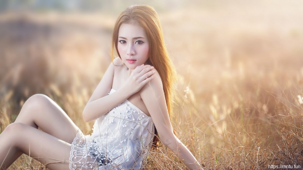 性感火辣的大波浪荡美女娇躯小巧有致香艳肉体摄影