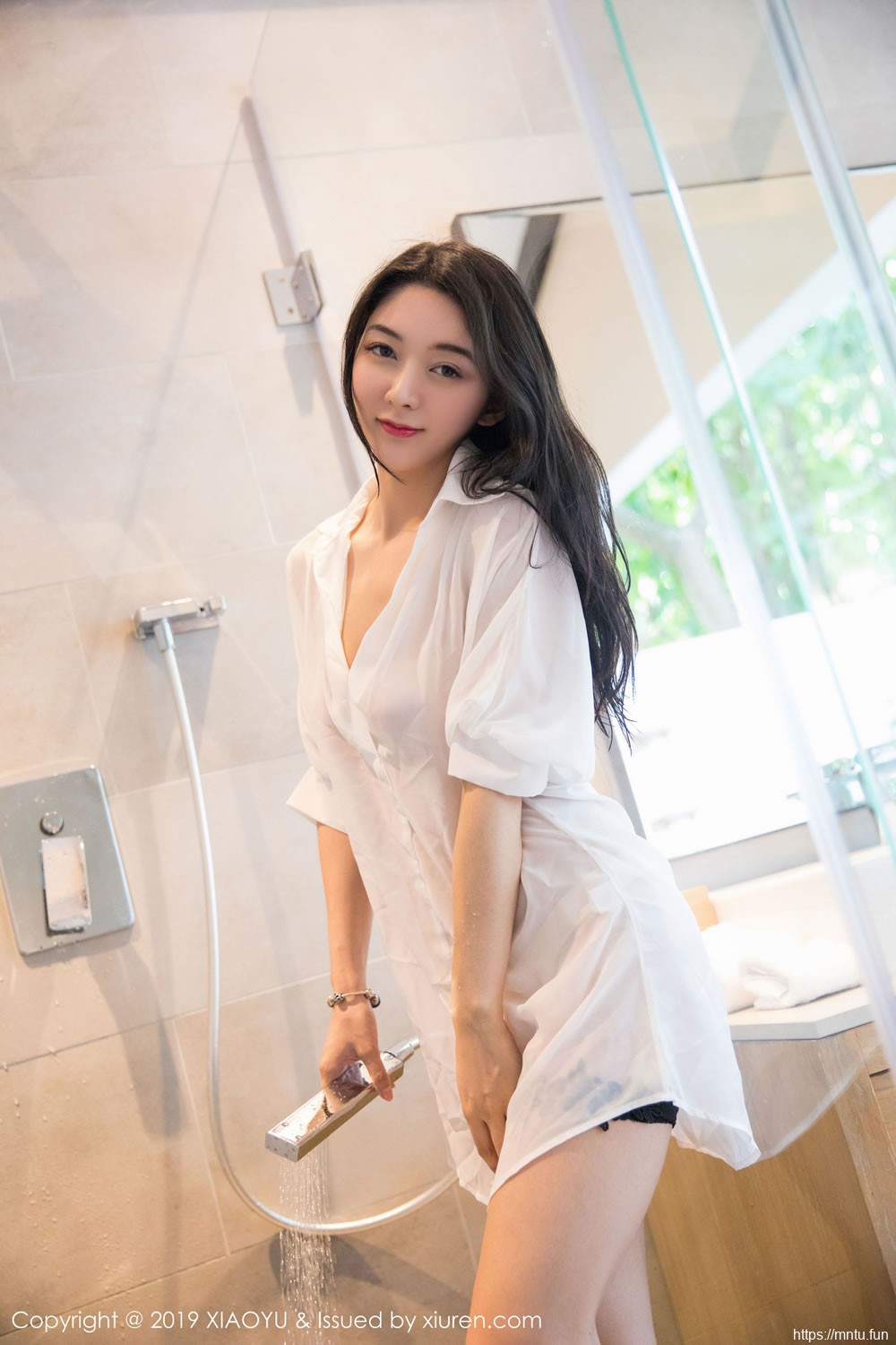 Angela小热巴《白丝蕾丝+浴室衬衫湿身》 [语画界XIAOYU] Vol.211