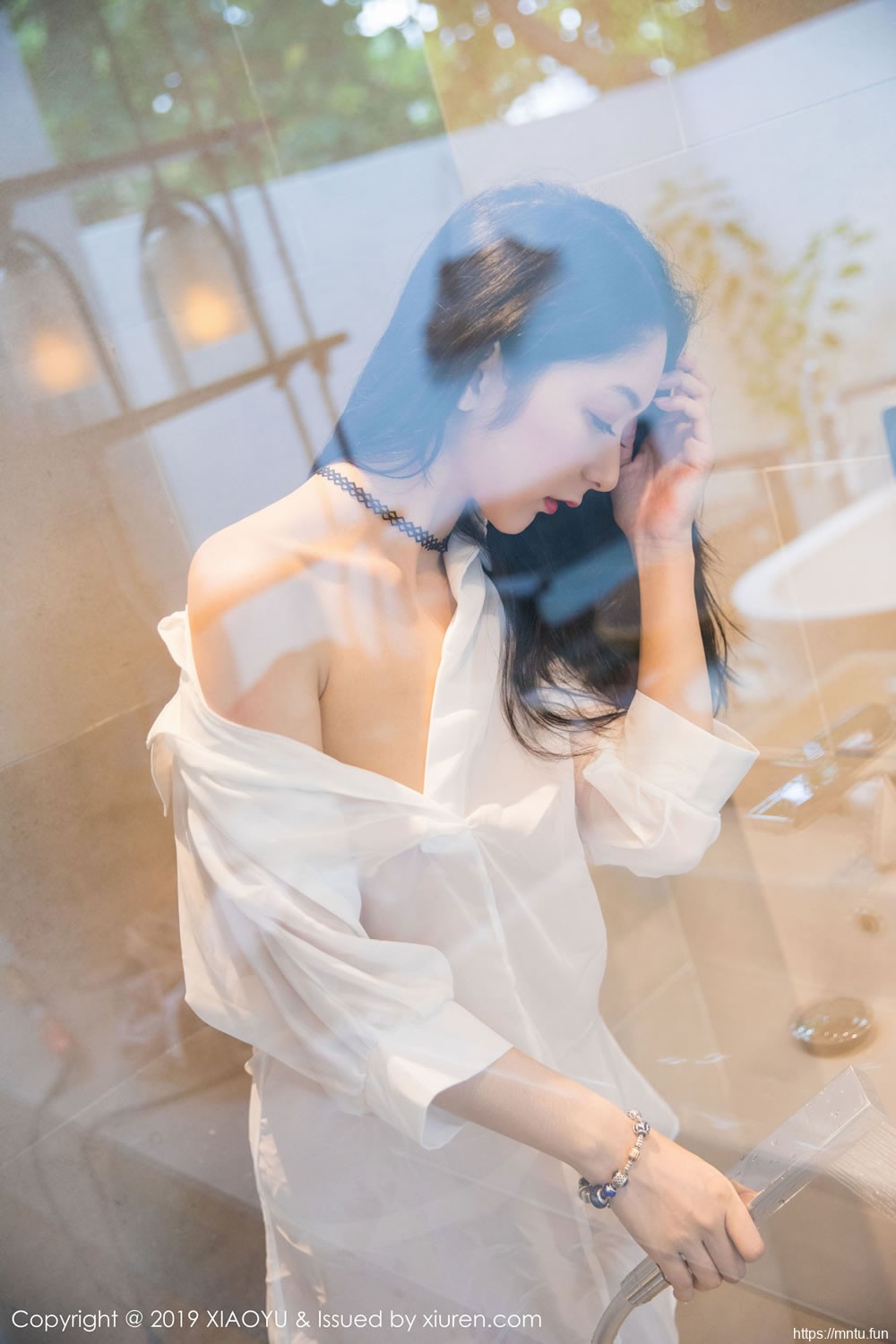 Angela小热巴《白丝蕾丝+浴室衬衫湿身》 [语画界XIAOYU] Vol.211