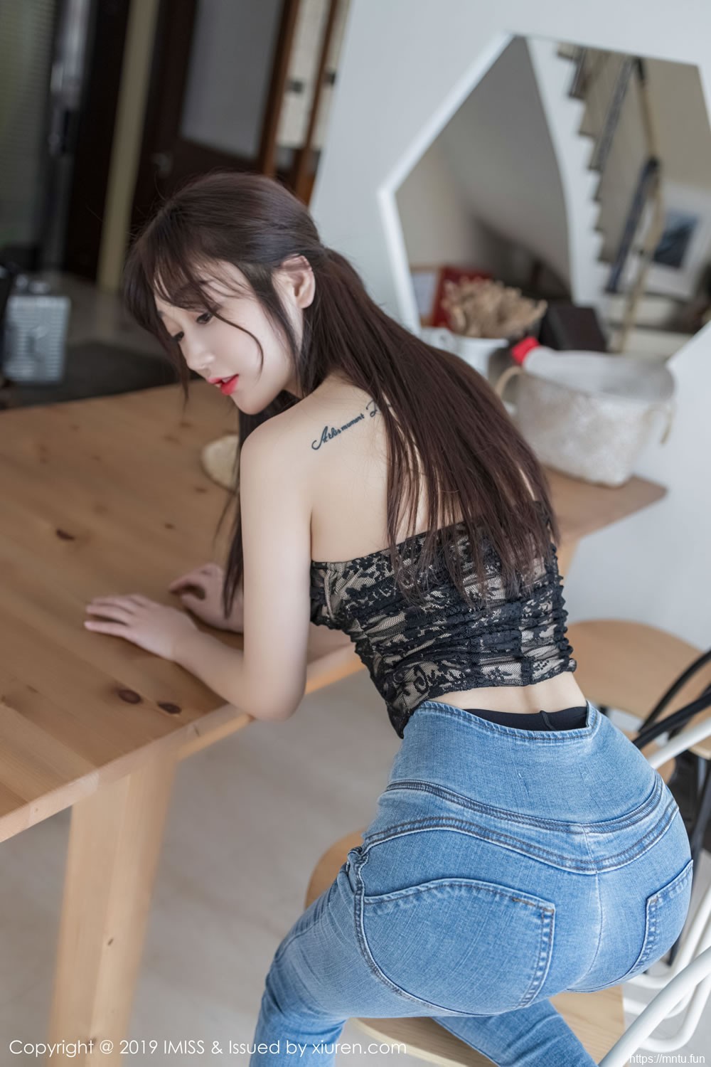小九月《牛仔裤黑丝极致引诱》 [爱蜜社IMiss] Vol.417