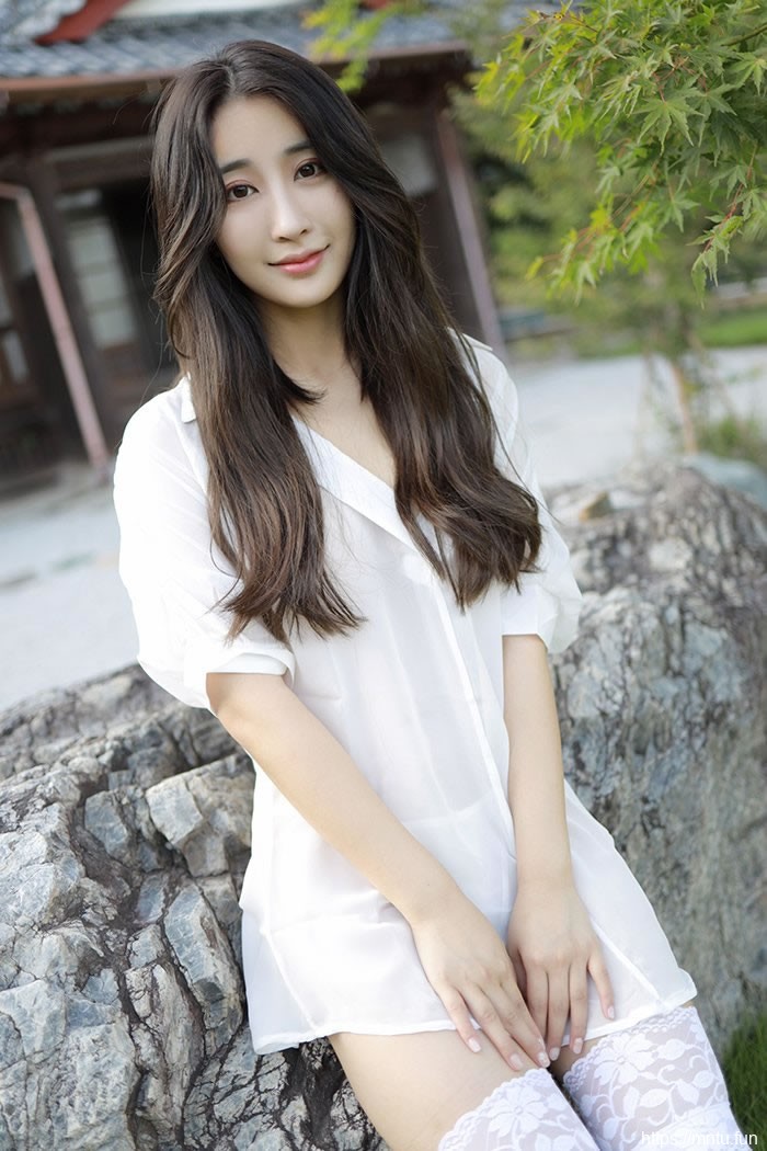 勾魂仙女林子欣蕾丝美腿百看不厌