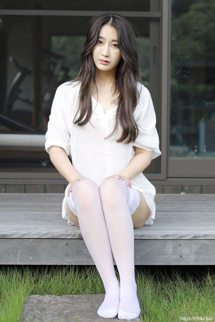 勾魂仙女林子欣蕾丝美腿百看不厌