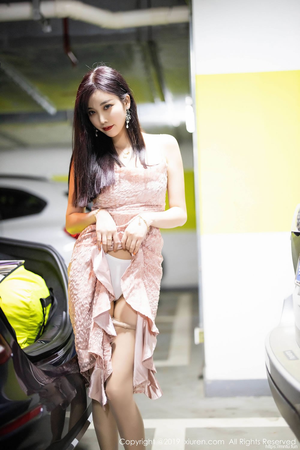 杨晨晨sugar《丝袜美腿翘臀引诱》 [秀人XIUREN] No.1857