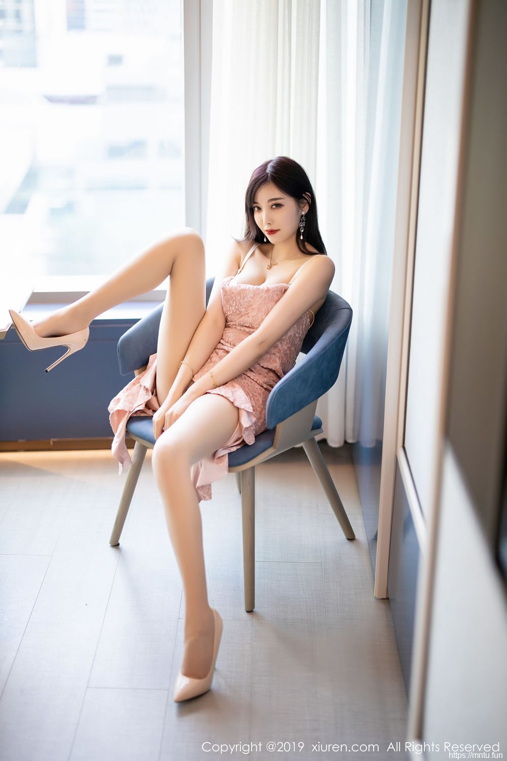 杨晨晨sugar《丝袜美腿翘臀引诱》 [秀人XIUREN] No.1857