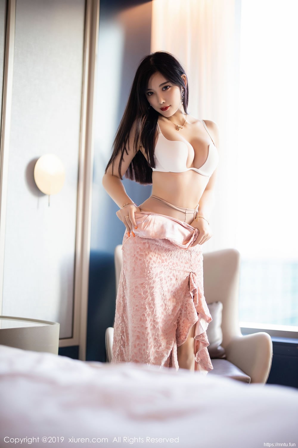 杨晨晨sugar《丝袜美腿翘臀引诱》 [秀人XIUREN] No.1857