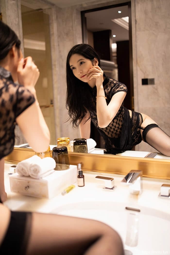 性感娇妻小热巴黑丝网衣诱人蚀骨