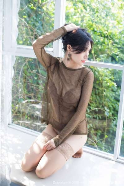 小狐狸Sica极致引诱的丝袜美腿