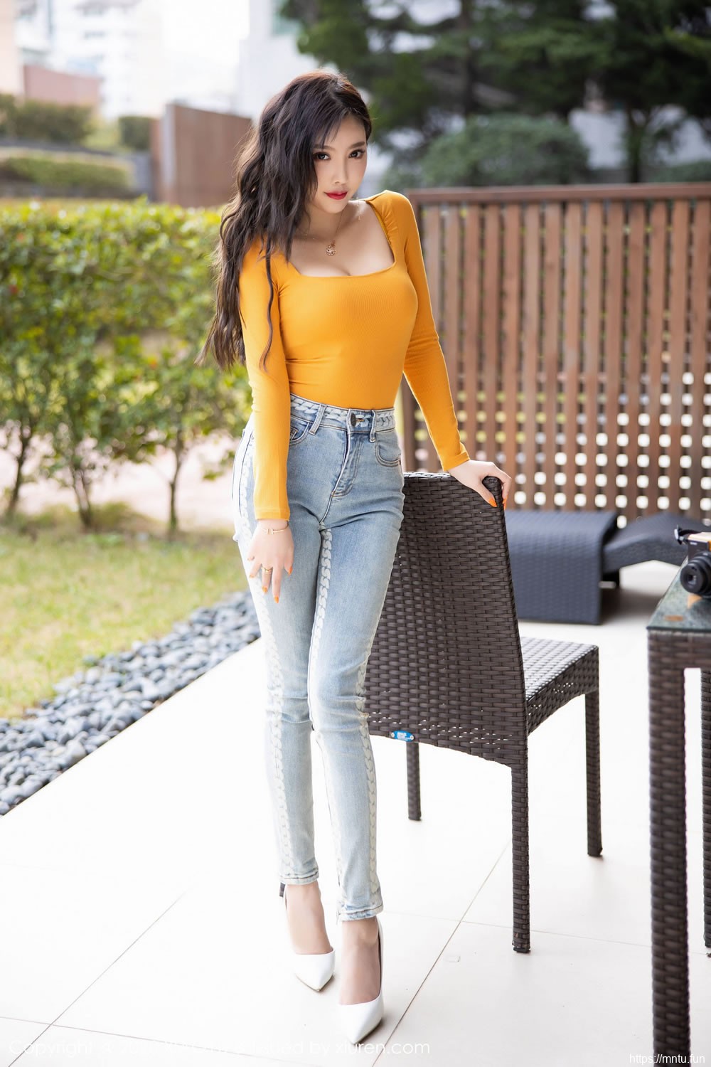 杨晨晨sugar《牛仔裤包裹的美腿》 [语画界XIAOYU] Vol.228