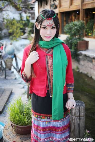 性感美女MARA醬丽江古城旅拍写真