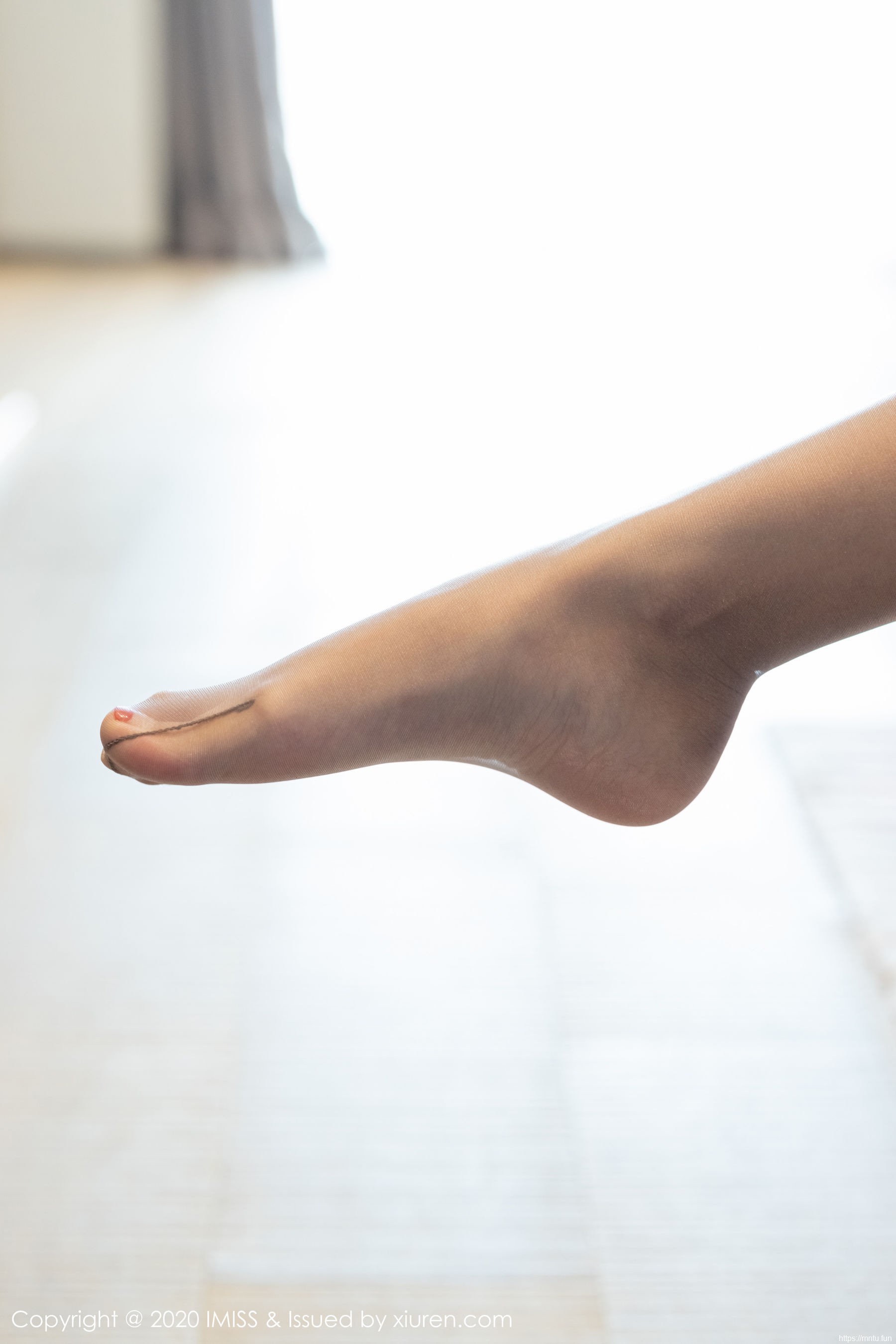 杨紫嫣Cynthia《正装之下的丝袜美腿》 [爱蜜社IMiss] Vol.428