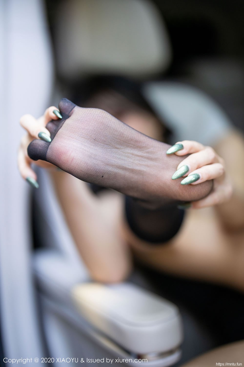 杨晨晨sugar《室外车拍主题系列》 [语画界XIAOYU] Vol.230