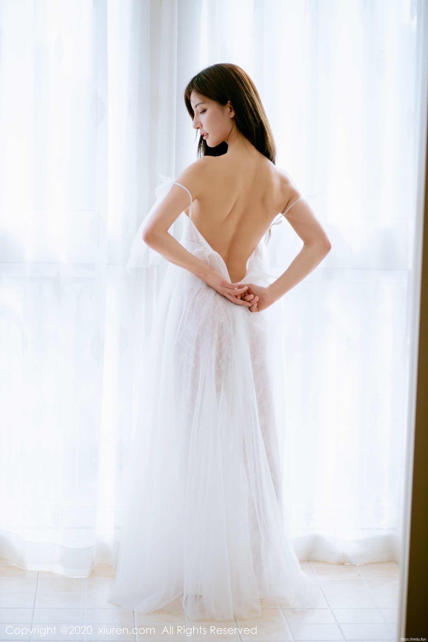 林文文yooki《半透白纱系列》 [秀人XIUREN] No.1914