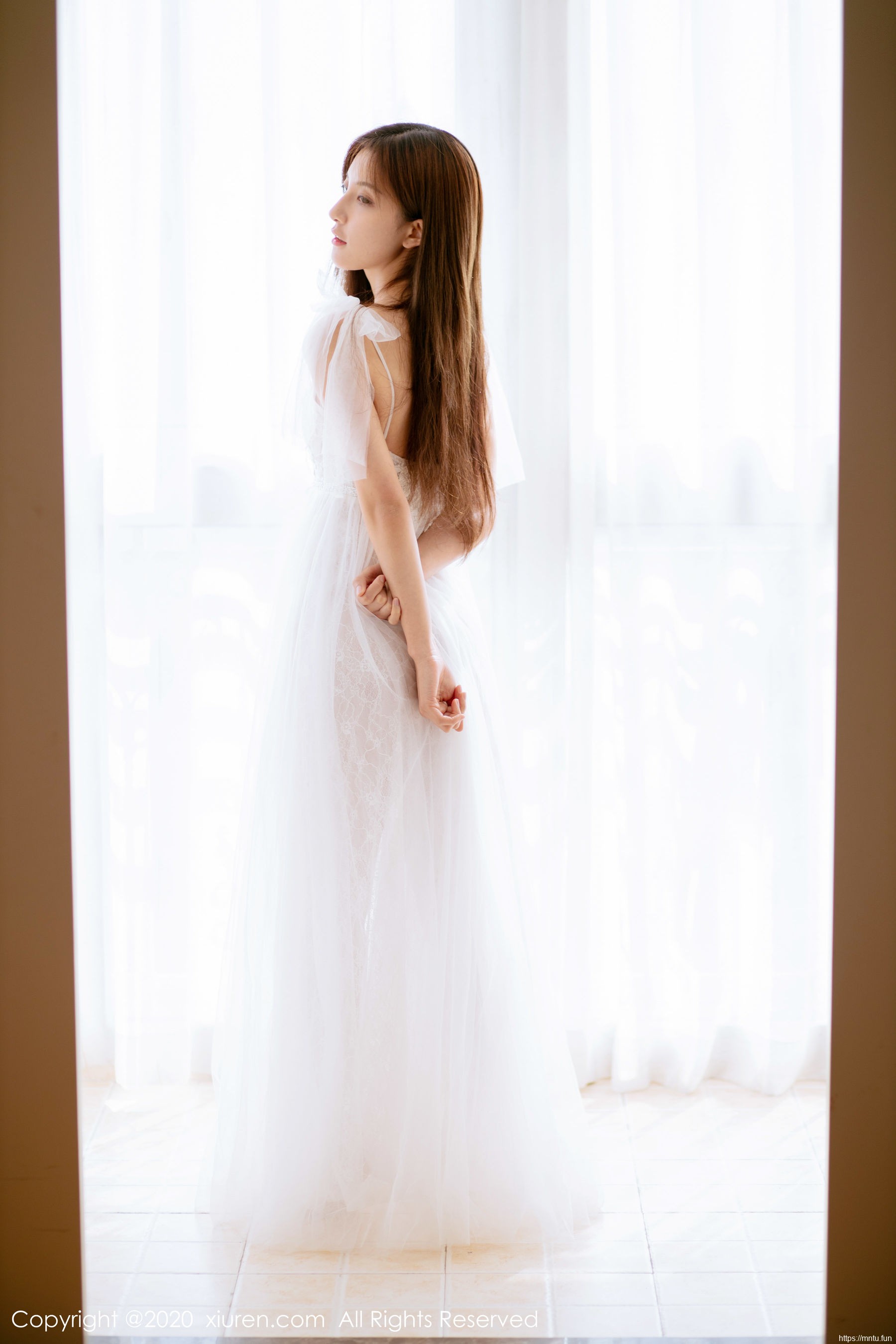 林文文yooki《半透白纱系列》 [秀人XIUREN] No.1914