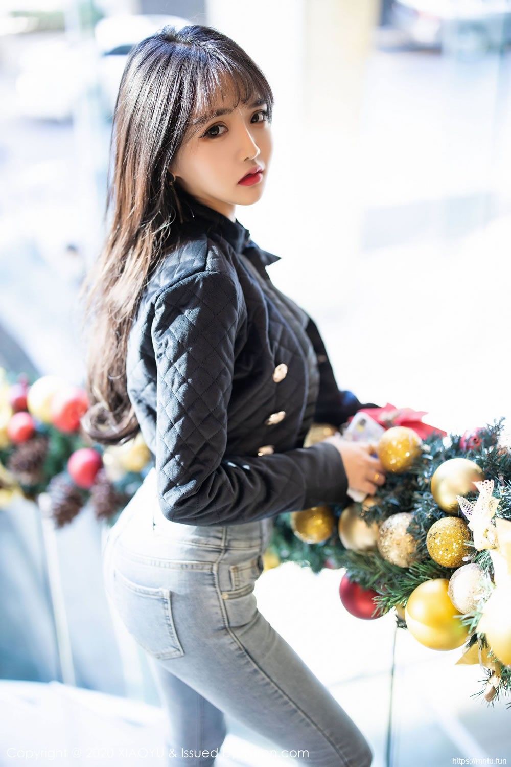 Miko酱吖《性感牛仔裤与内衣主题魅惑》 [语画界XIAOYU] Vol.235