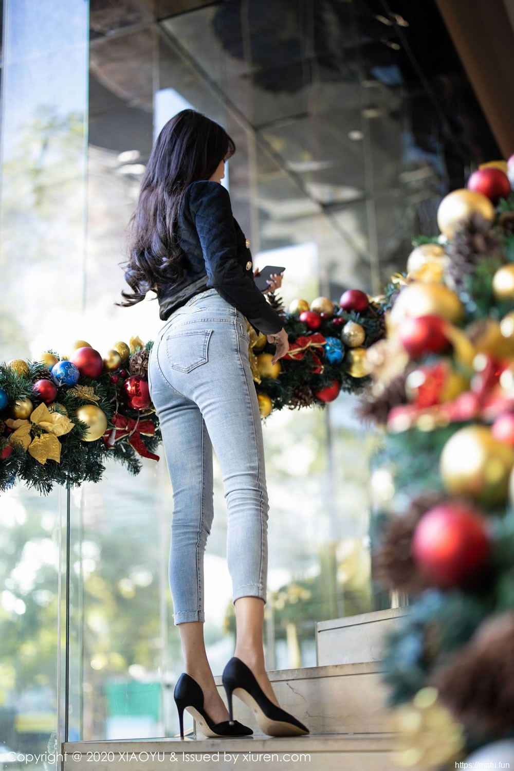 Miko酱吖《性感牛仔裤与内衣主题魅惑》 [语画界XIAOYU] Vol.235