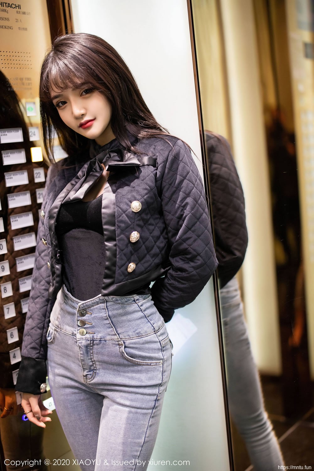 Miko酱吖《性感牛仔裤与内衣主题魅惑》 [语画界XIAOYU] Vol.235