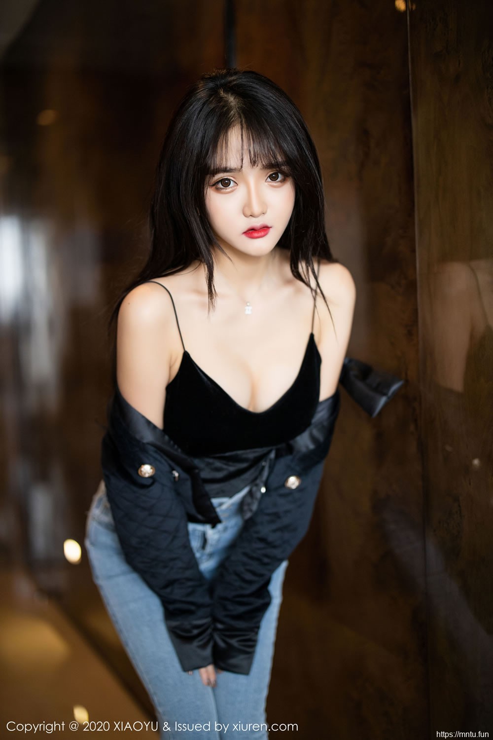 Miko酱吖《性感牛仔裤与内衣主题魅惑》 [语画界XIAOYU] Vol.235