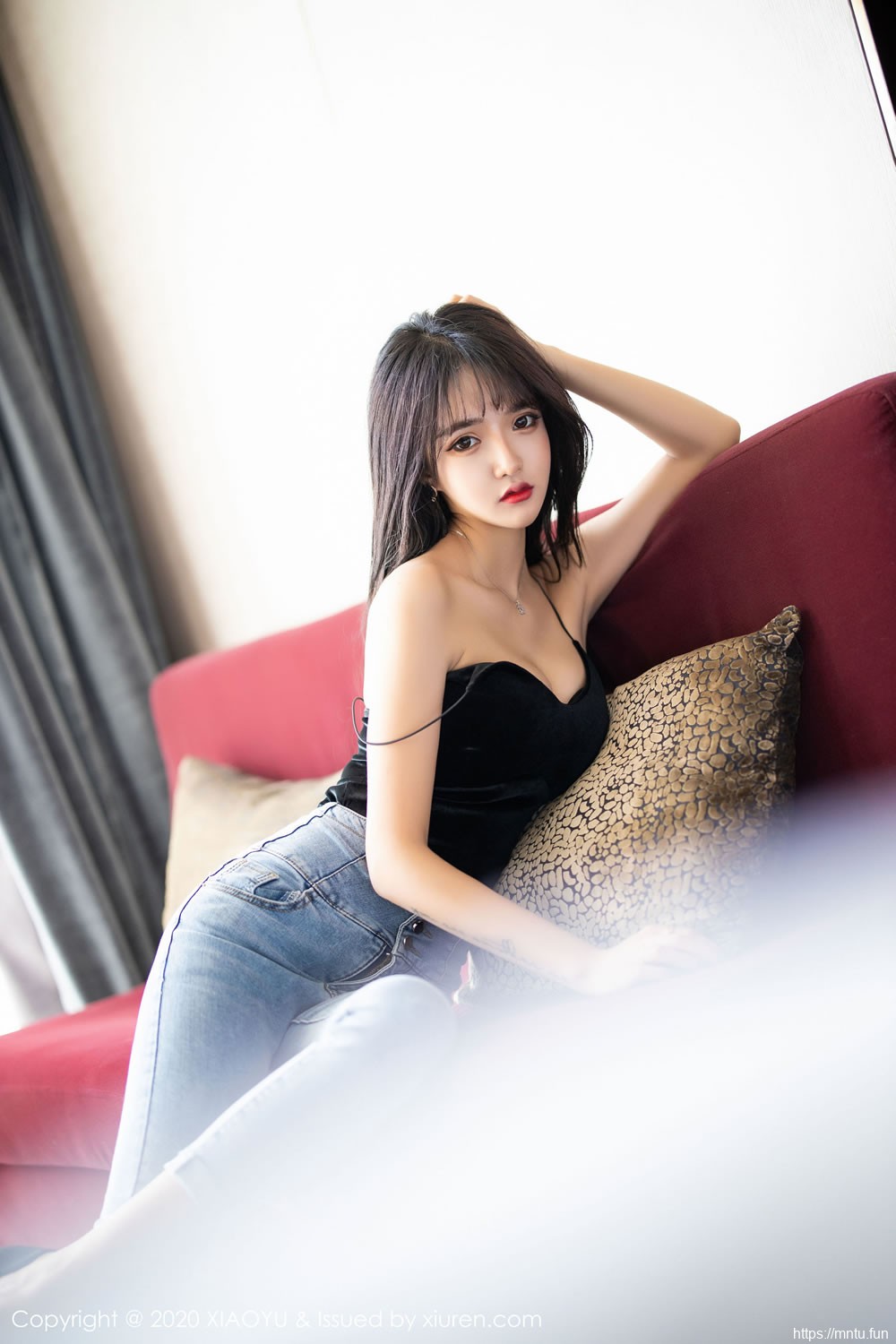 Miko酱吖《性感牛仔裤与内衣主题魅惑》 [语画界XIAOYU] Vol.235