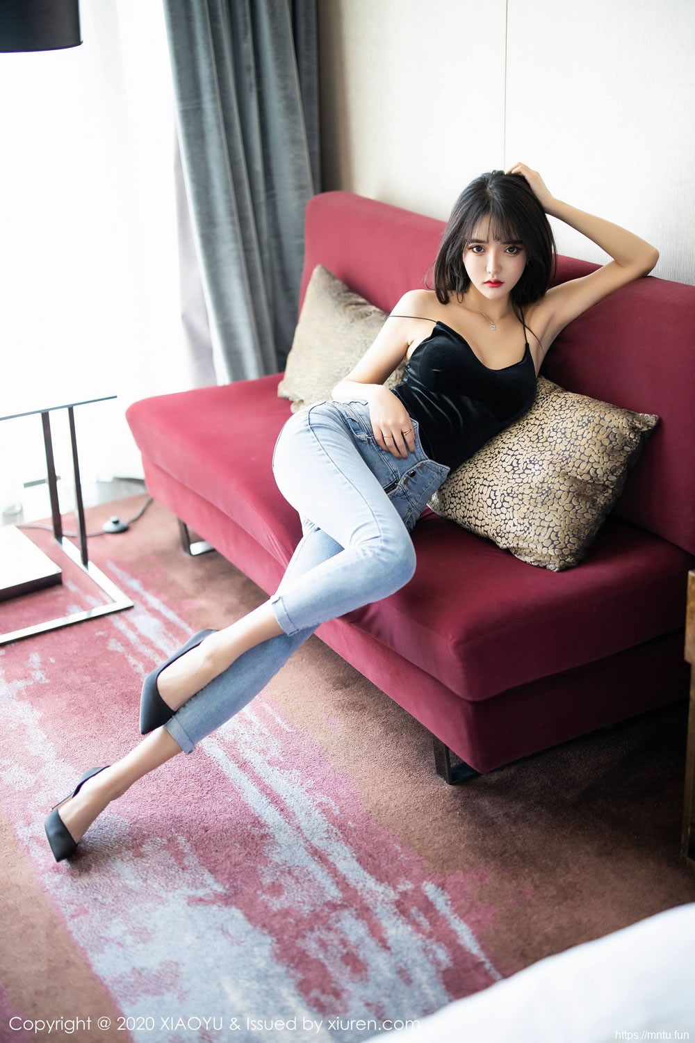 Miko酱吖《性感牛仔裤与内衣主题魅惑》 [语画界XIAOYU] Vol.235