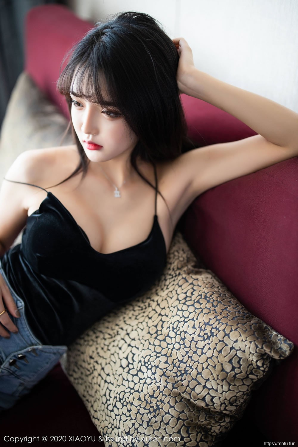 Miko酱吖《性感牛仔裤与内衣主题魅惑》 [语画界XIAOYU] Vol.235