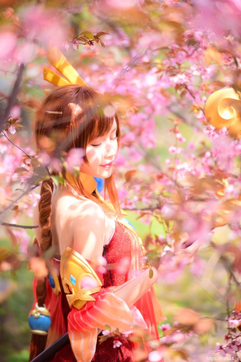 性感美女桃昔cosplay王者荣耀大乔古风裸足