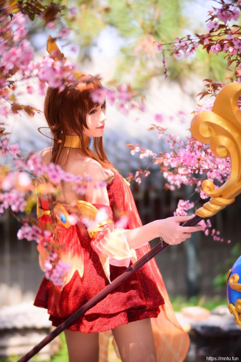 性感美女桃昔cosplay王者荣耀大乔古风裸足